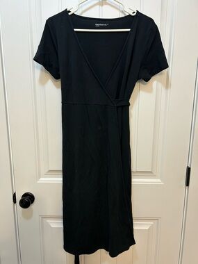 GAP Black Wrap-Style Maternity Dress